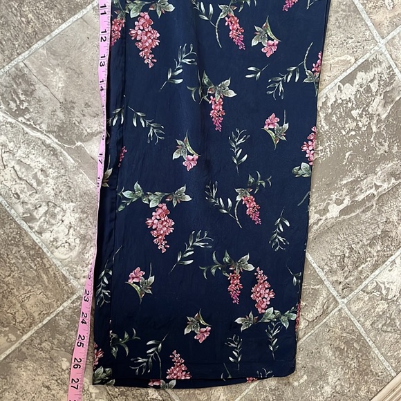 Silk floral pants - Picture 8 of 8